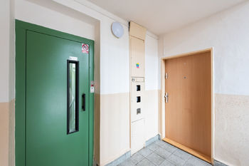 Výtah - Prodej bytu 3+1 v družstevním vlastnictví 70 m², Praha 6 - Vokovice