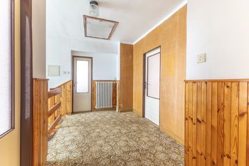 chodba - Prodej domu 180 m², Neveklov
