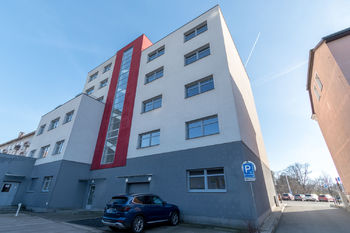 Pronájem kancelářských prostor 92 m², Hradec Králové