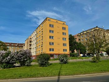 Prodej bytu 3+1 v osobním vlastnictví 64 m², Praha 10 - Vršovice