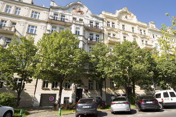 Bytový dům - Pronájem bytu 5+1 v osobním vlastnictví 208 m², Praha 10 - Vršovice