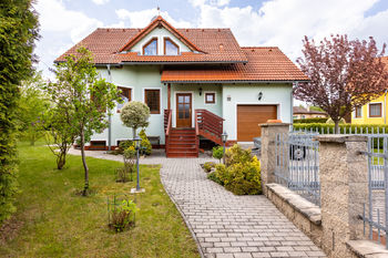 Prodej domu 200 m², Ostrov