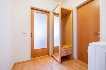 Chodba - Prodej bytu 2+kk v osobním vlastnictví 52 m², Praha 2 - Vinohrady