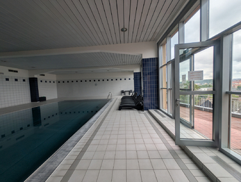 Bazén pro rezidenty - Prodej bytu 2+kk v osobním vlastnictví 50 m², Praha 2 - Vinohrady
