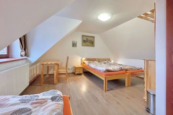 Prodej hotelu 323 m², Oslov