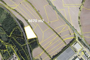 vyznačený pozemek v KN - Prodej pozemku 6670 m², Praha 10 - Kolovraty