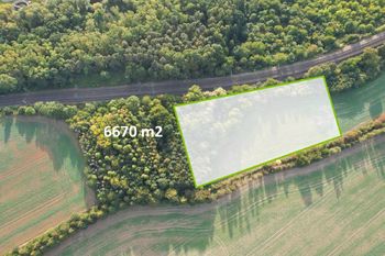 vyznačený pozemek  - Prodej pozemku 6670 m², Praha 10 - Kolovraty 