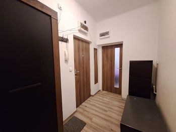 Chodba - Prodej bytu 2+kk v osobním vlastnictví 42 m², Brno