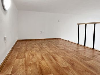 Prodej bytu 1+1 v osobním vlastnictví 37 m², Praha 2 - Vinohrady