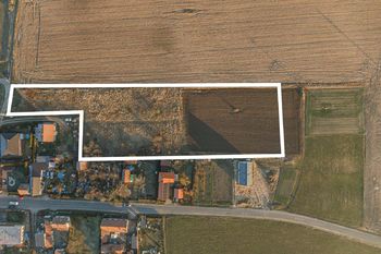Prodej pozemku 8247 m², Hostín u Vojkovic