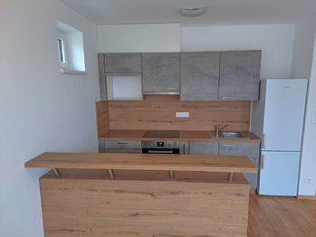 kuchyňský kout - Pronájem bytu 1+kk v osobním vlastnictví 36 m², Hluboká nad Vltavou