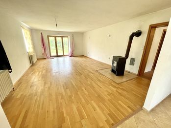 Obytná místnost - Pronájem bytu 3+1 v osobním vlastnictví 126 m², Radomyšl