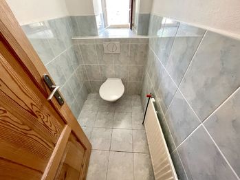 Samostatné WC - Pronájem bytu 3+1 v osobním vlastnictví 126 m², Radomyšl