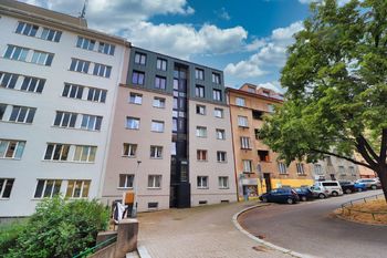 Bytový dům - Pronájem bytu 2+kk v osobním vlastnictví 50 m², Praha 4 - Nusle 