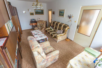 Obývací pokoj - Prodej bytu 4+1 v osobním vlastnictví 88 m², Třebíč