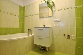 koupelna ... - Pronájem bytu 4+kk v osobním vlastnictví 82 m², Havlíčkův Brod
