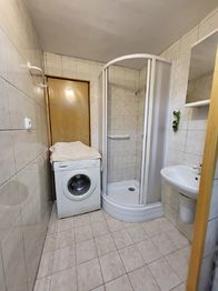 Koupelna - Pronájem bytu 3+1 v osobním vlastnictví 73 m², Třebíč