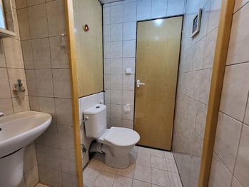 Záchod - Pronájem bytu 3+1 v osobním vlastnictví 73 m², Třebíč