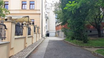 Pronájem garážového stání 13 m², Praha 6 - Dejvice