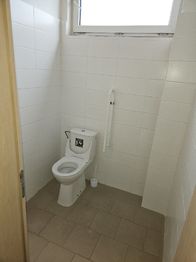 WC invalidé - Pronájem komerčního prostoru 100 m², Ostrava