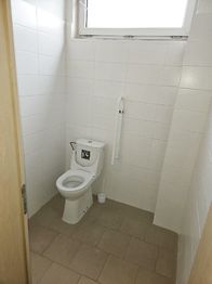 WC invalidé - Pronájem komerčního prostoru 70 m², Ostrava