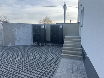 Prodej nájemního domu 700 m², Cheb