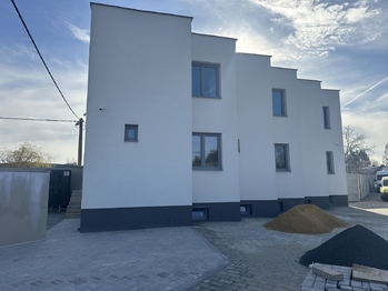 Prodej nájemního domu 700 m², Cheb