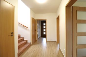 Chodba - Pronájem domu 160 m², Horoměřice