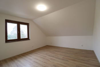 1. pokoj v patře - Pronájem domu 160 m², Horoměřice