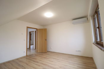 2. pokoj v patře - Pronájem domu 160 m², Horoměřice