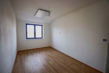 ložnice - Prodej bytu 2+kk v osobním vlastnictví 69 m², Černá v Pošumaví
