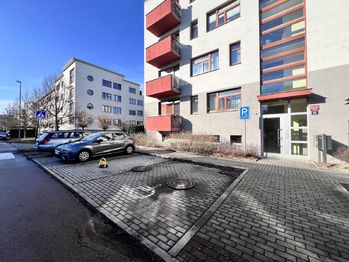 Prodej garážového stání 12 m², Praha 5 - Zbraslav