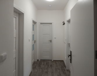 Chodbička v bytě - Pronájem bytu 1+1 v osobním vlastnictví 41 m², Rakovník