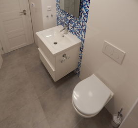 Koupelna s WC - Pronájem bytu 1+1 v osobním vlastnictví 41 m², Rakovník