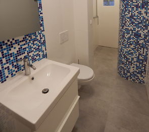 Koupelna - Pronájem bytu 1+1 v osobním vlastnictví 41 m², Rakovník