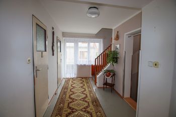 2.NP chodba - Prodej domu 209 m², České Budějovice