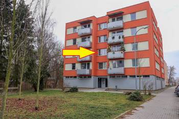 Pohled na dům - umístění bytu - Pronájem bytu 1+kk v osobním vlastnictví 32 m², Strakonice