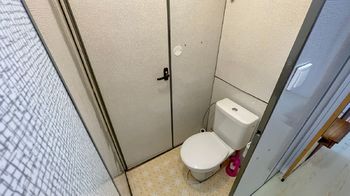 Samostatné WC - Pronájem bytu 2+1 v osobním vlastnictví 61 m², Strakonice