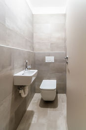 Toaleta - Prodej bytu 3+kk v osobním vlastnictví 101 m², Vrchlabí