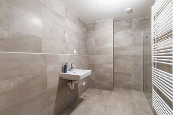 Koupelna - Prodej bytu 3+kk v osobním vlastnictví 101 m², Vrchlabí