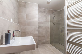 Koupelna - Prodej bytu 3+kk v osobním vlastnictví 101 m², Vrchlabí