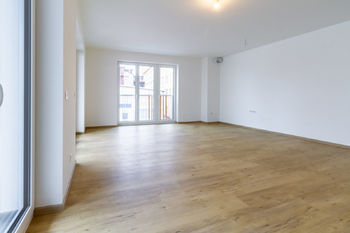 Obývací pokoj - Prodej bytu 3+kk v osobním vlastnictví 101 m², Vrchlabí
