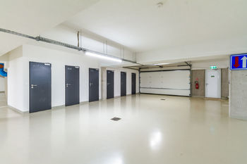 Garáž - Prodej bytu 3+kk v osobním vlastnictví 101 m², Vrchlabí