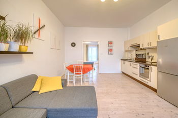 Obývací pokoj s kuchyňským koutem - Pronájem bytu 2+kk v osobním vlastnictví 60 m², Poděbrady