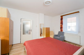 ložnice - Prodej domu 80 m², Bechlín