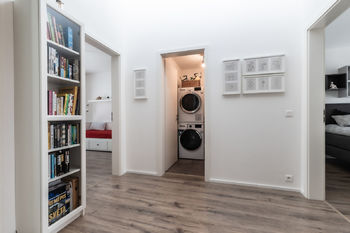 pohled na komoru prádelnu - Prodej domu 119 m², Vysoký Újezd