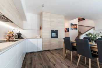 kuchyňský kout - Prodej domu 119 m², Vysoký Újezd