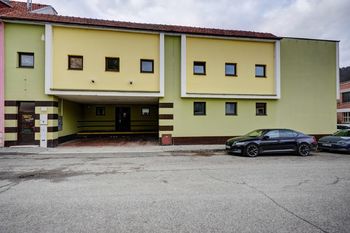 Prodej komerčního objektu 407 m², Černá Hora