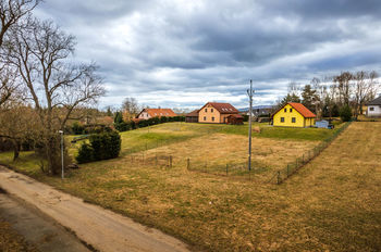 Prodej pozemku 887 m², Hracholusky