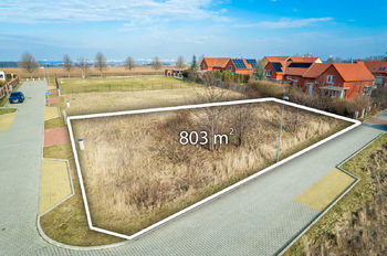 Prodej pozemku 1447 m², Choteč